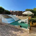 Ξενοδοχείο με διαμερίσματα Garda Wellness Apartmanhaz