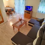 Ξενοδοχείο με διαμερίσματα Garda Wellness Apartmanhaz