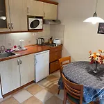 Garda Wellness Apartmanhaz 4*