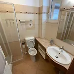 Ξενοδοχείο με διαμερίσματα Garda Wellness Apartmanhaz