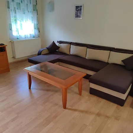 Garda Wellness Apartmanhaz *