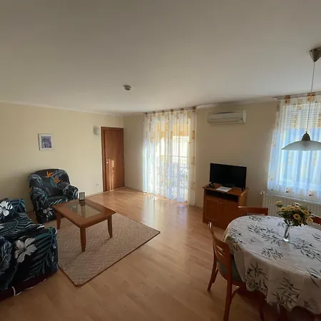 Garda Wellness Apartmanhaz ヘーヴィーズ