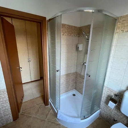 Garda Wellness Apartmanhaz アパートホテル ヘーヴィーズ