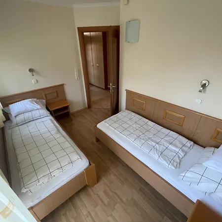 Lägenhetshotell Garda Wellness Apartmanhaz