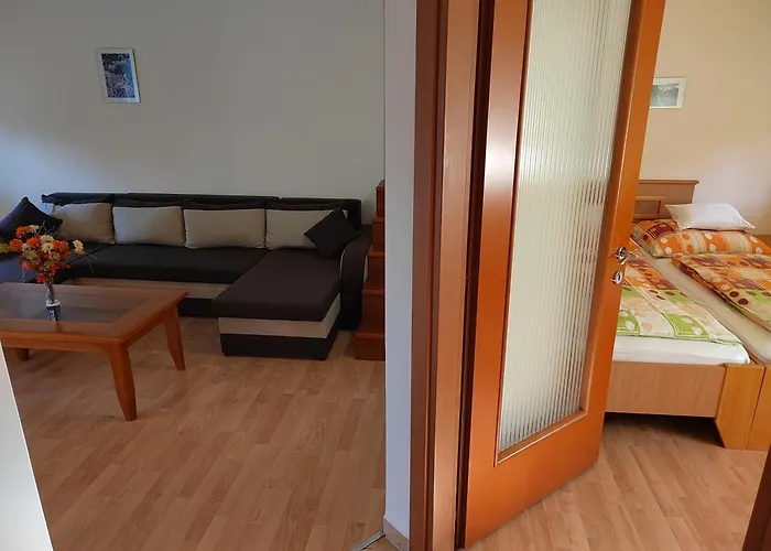 アパートホテル Garda Wellness Apartmanhaz