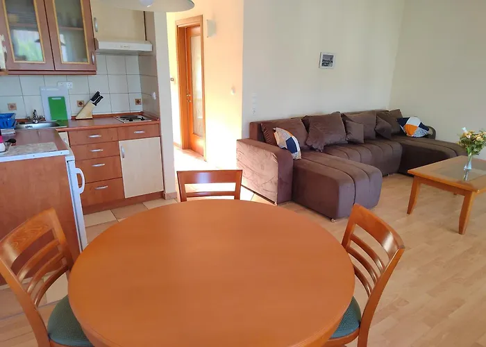 Garda Wellness Apartmanhaz 4*